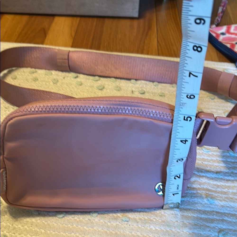 lululemon athletica Dusty Rose Crossbody Belt Bag - Picture 7 of 7